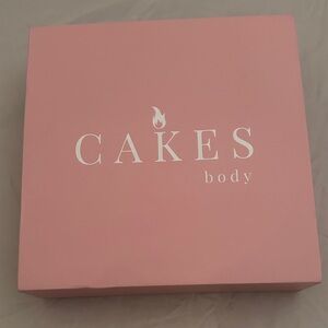 Cakes Body- Plus in Honey